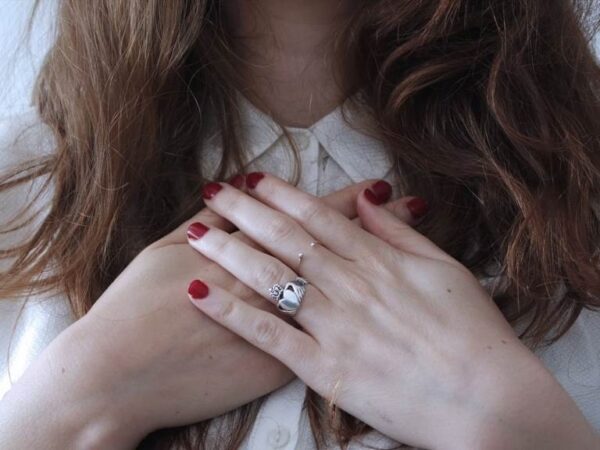 czym czyścić złoty pierścionek